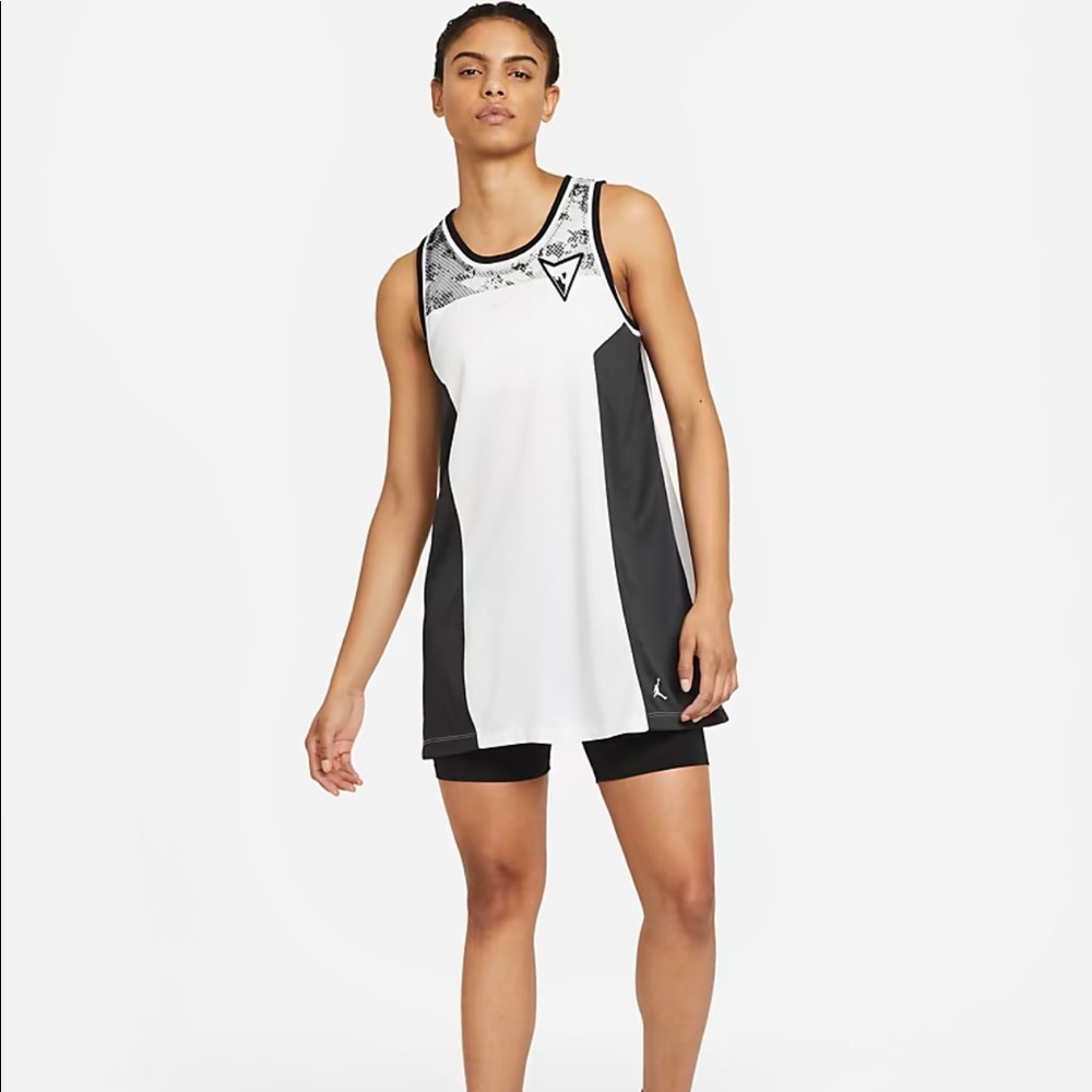 ‼️ONLY 1‼️ Jordan Heatwave Women’s Jersey XXL